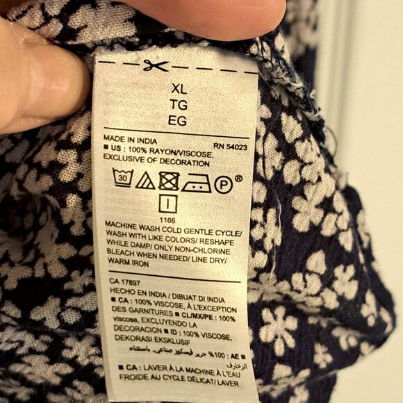 Old Navy Dark Blue Flowered Blouse - Picture 6 of 7